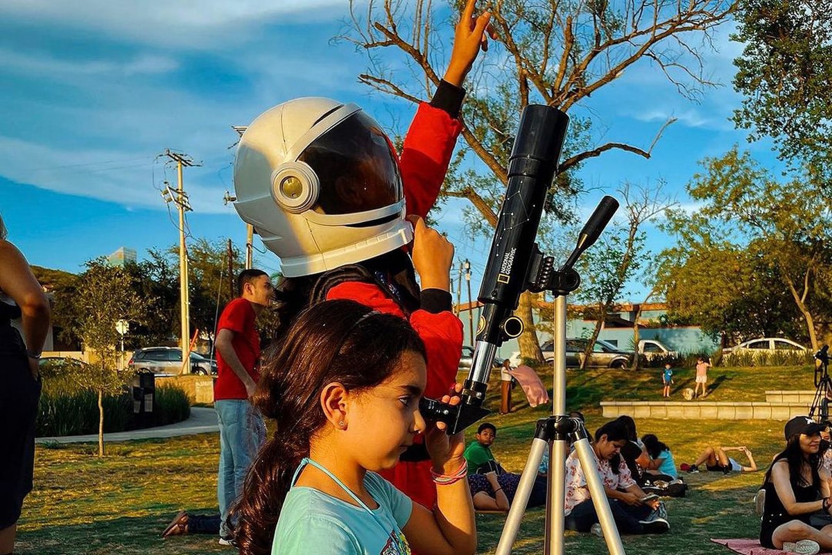 Astronomical Evening in Monterrey 2025: telescopes, workshops and galactic fun for the whole family for free