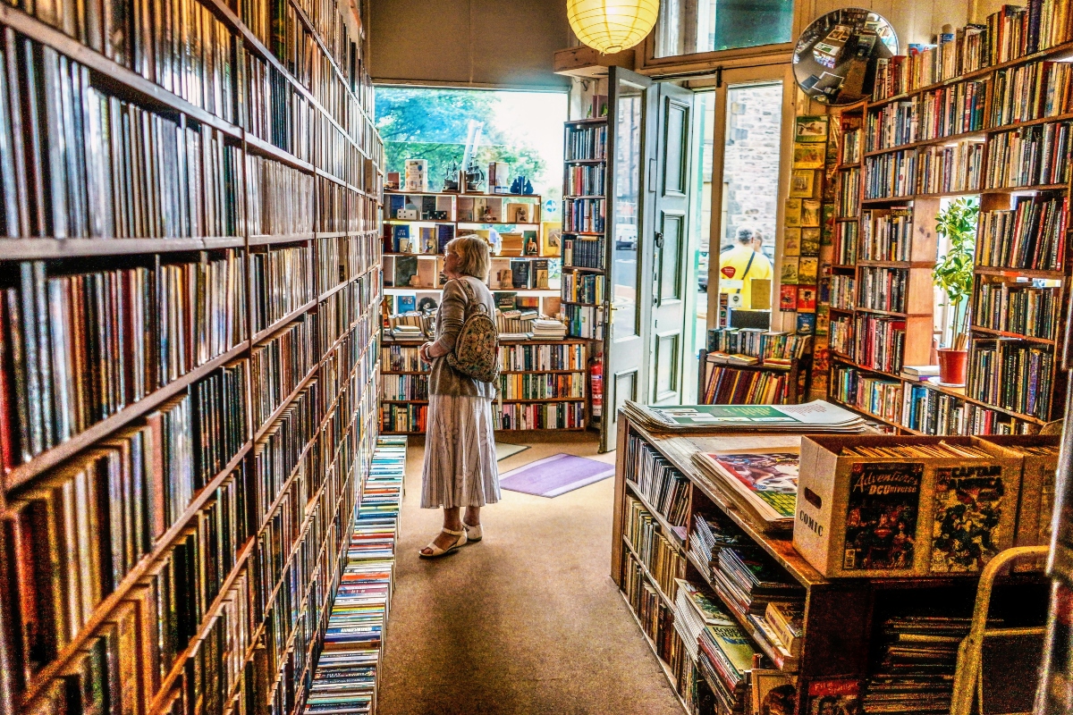Books starting at $10 pesos and 2-for-1 coffee: that's the Big Book Sale at Punto y Coma Monterrey