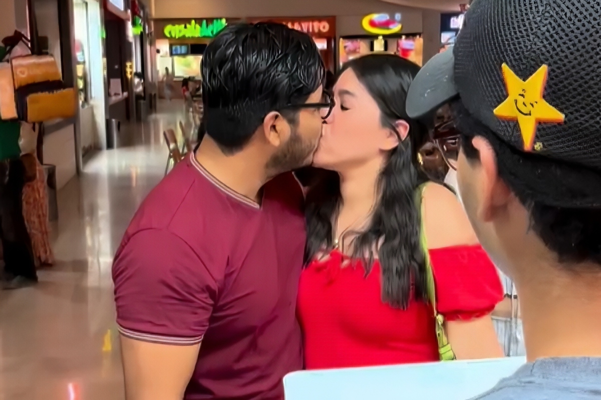 Get a free cheeseburger for a kiss