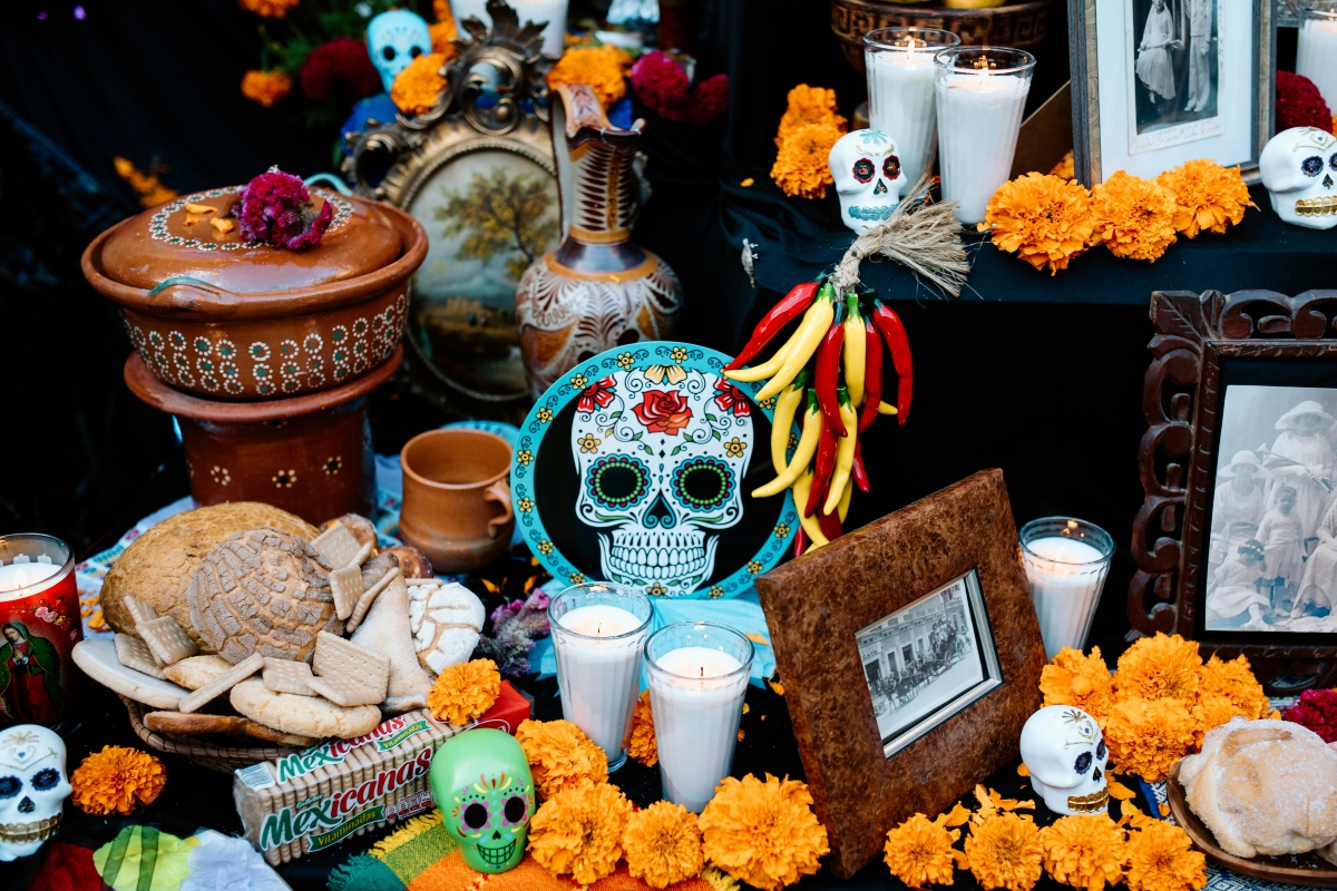 Day Of The Dead In San Pedro: Music, Dancing, Market And More