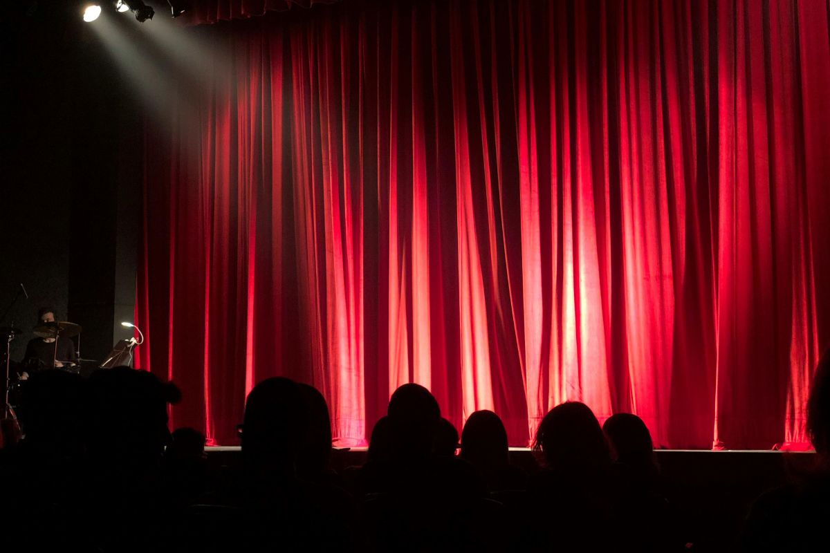 FREE theater for 7 days? DramaFest comes to Monterrey with a play inspired by the woman who hid Anne Frank, Poland as gu
