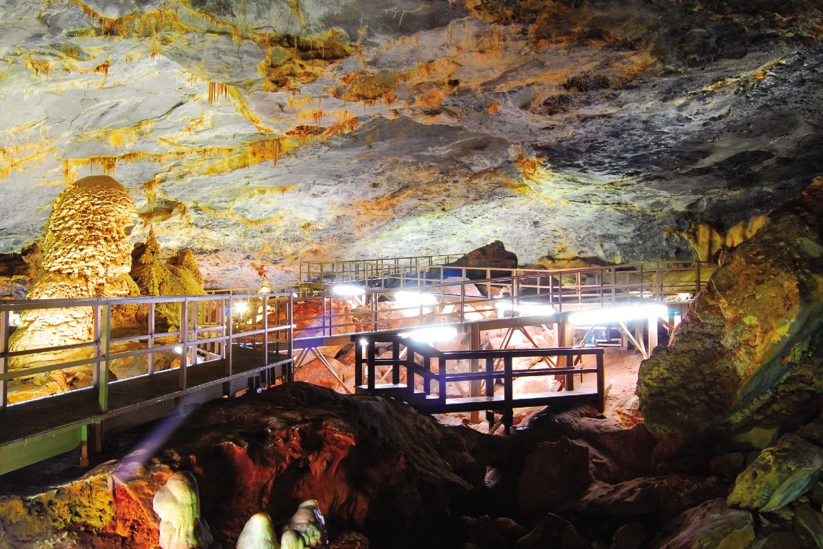 Todo lo que debes saber para una escapada a las Grutas de Bustamante