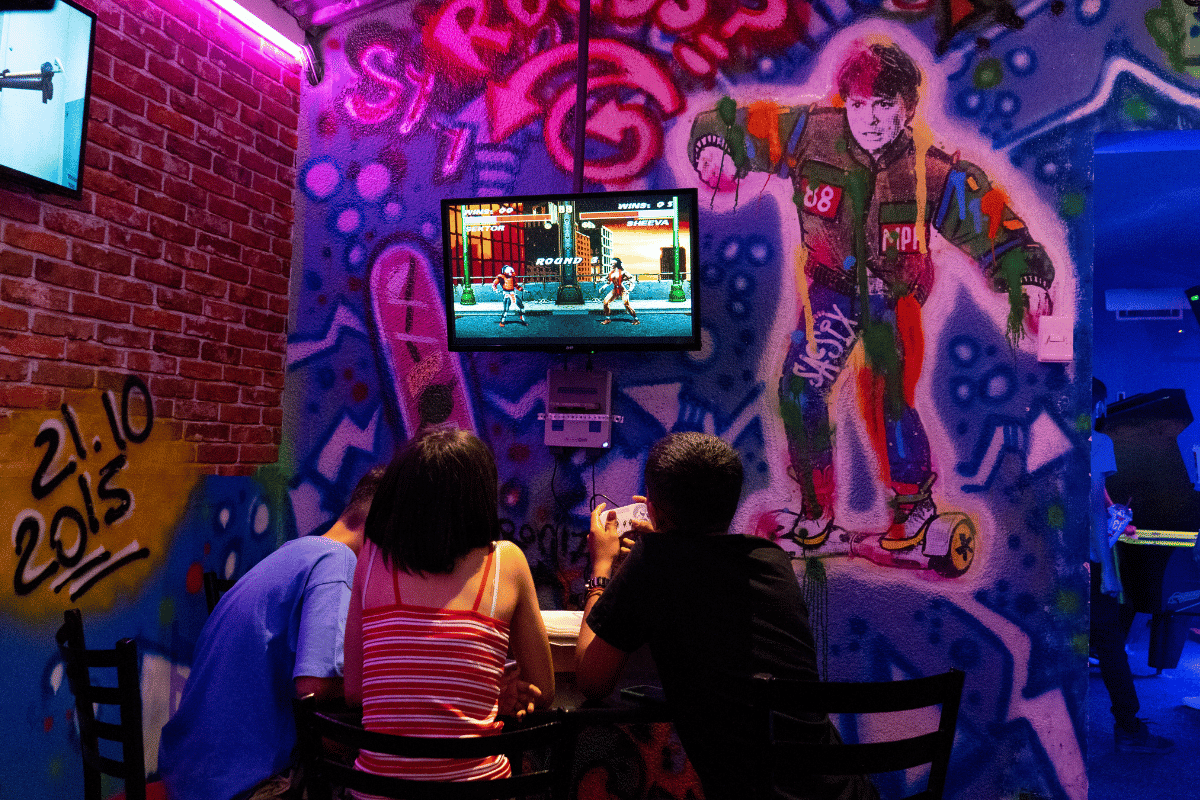Guarda tu cambio para las maquinitas y ve a Arcade Monterrey