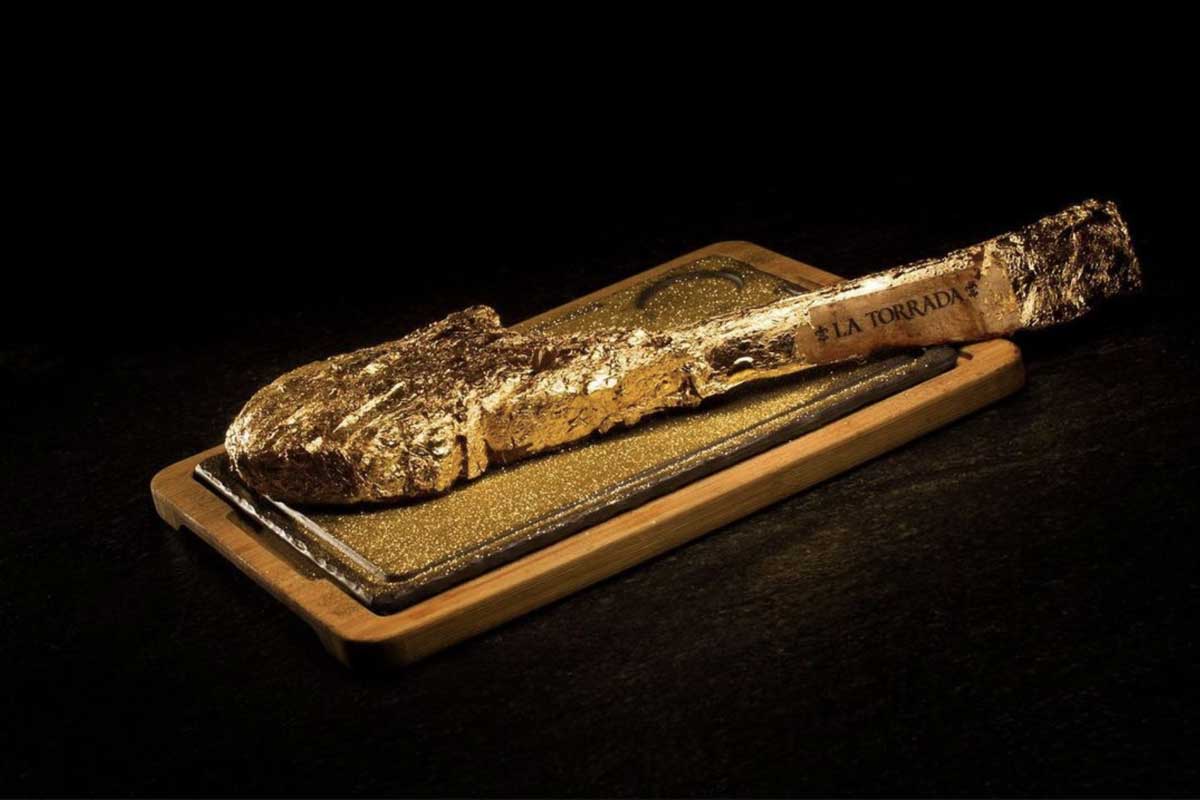 Tomahawk cubierto de oro de 24k