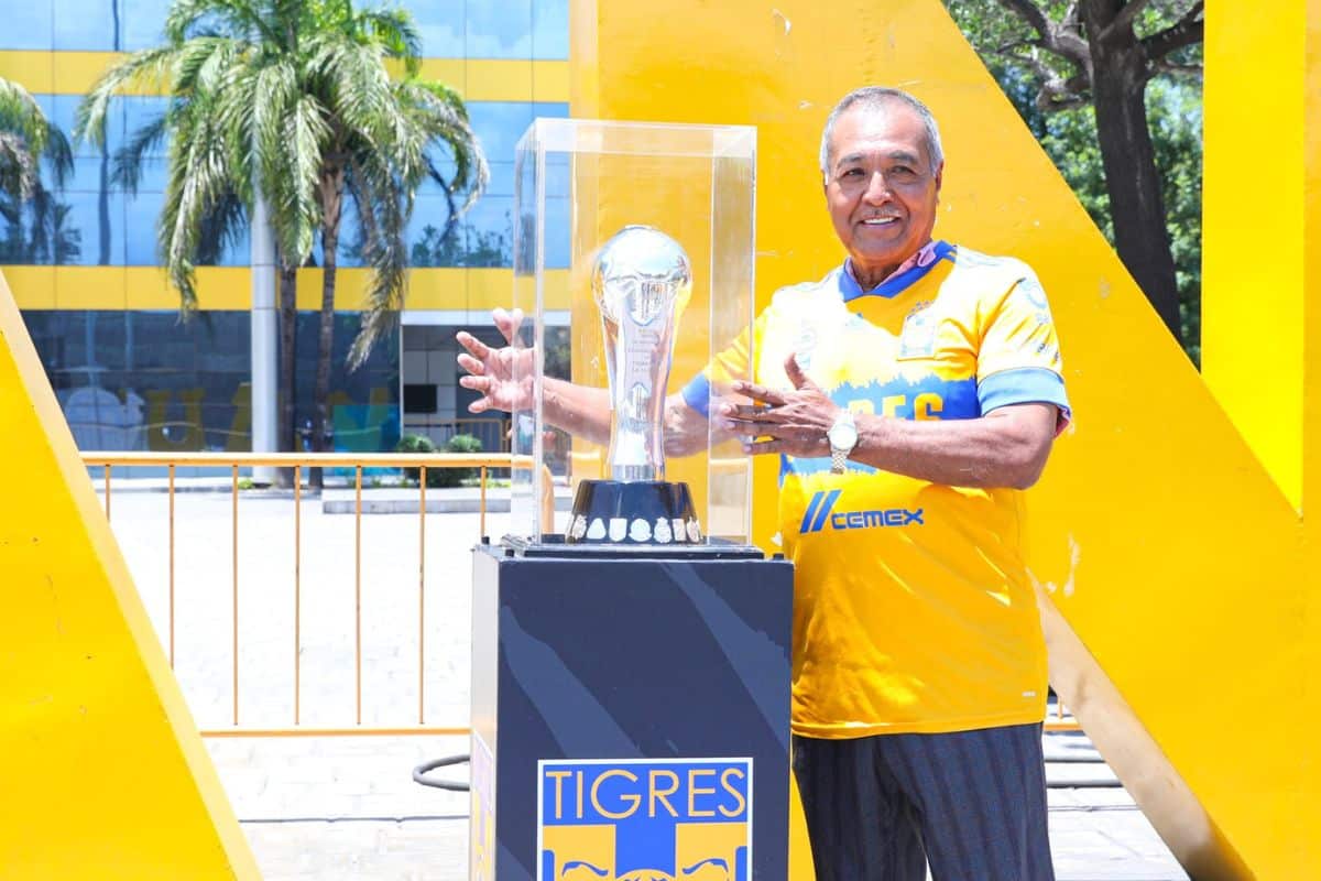 La copa de Tigres llegó al Palacio Municipal y podrás verla