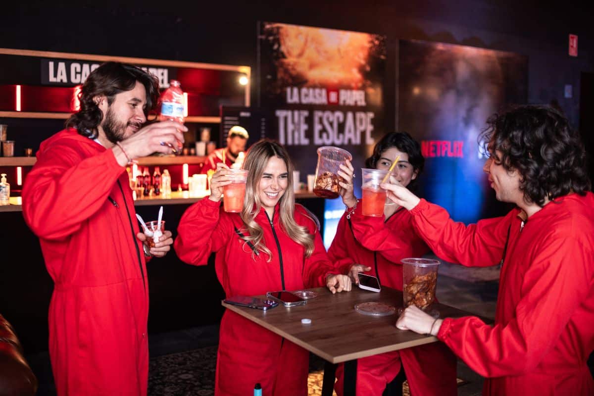 Entra a la Zona Blindada, el bar temático de La Casa de Papel