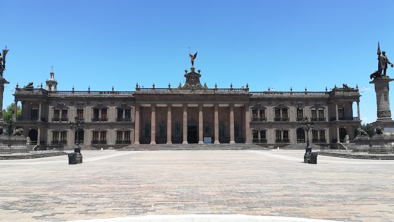 Explanada de los Héroes