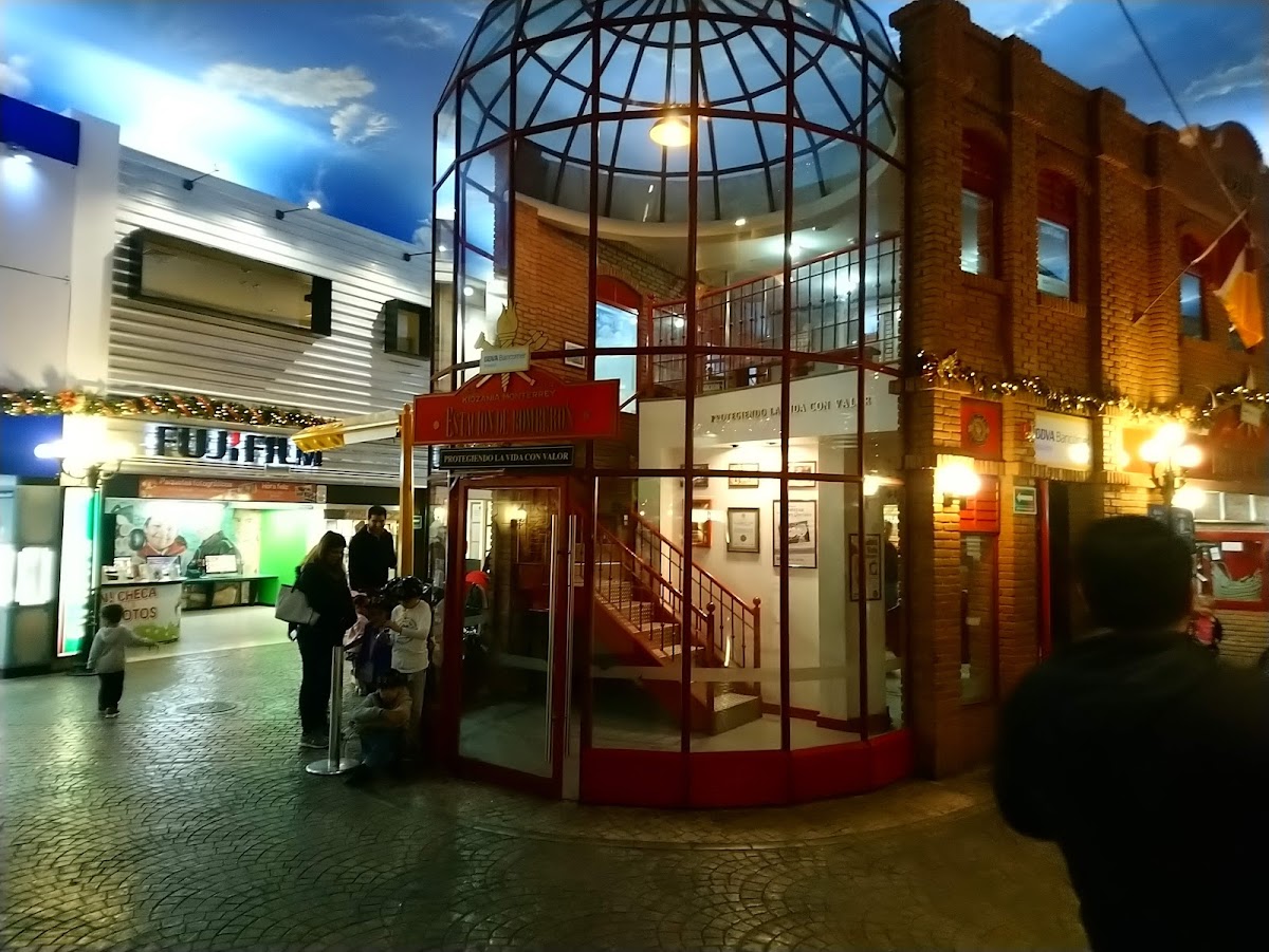 ¿Qué más les espera en la miniplanta de Freightliner en Kidzania Monterrey — KidZania Monterrey