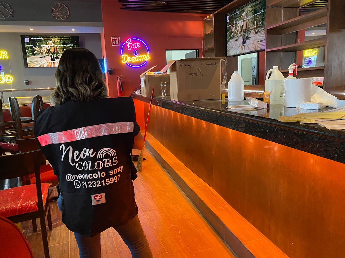 ¿Qué es «Neon Brush» — Neon colors monterrey