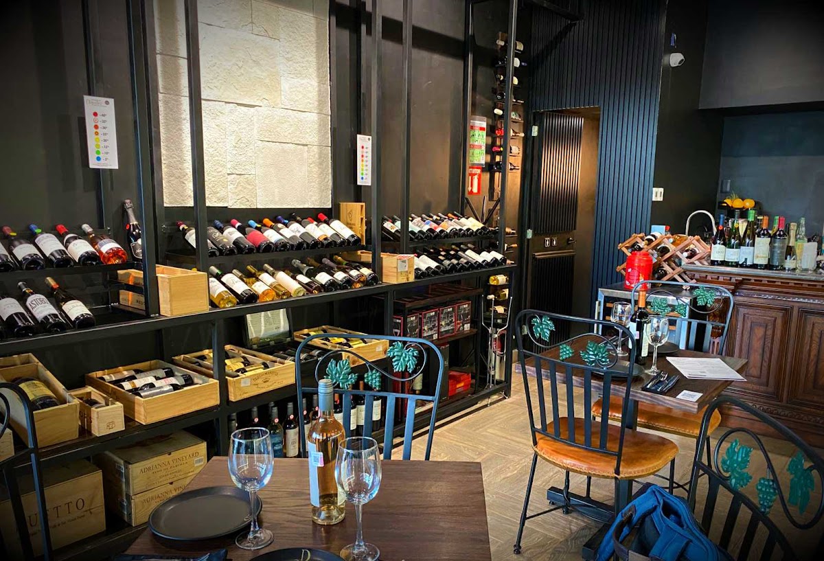 The Wine Bar Monterrey — Divino Bistro & wine market