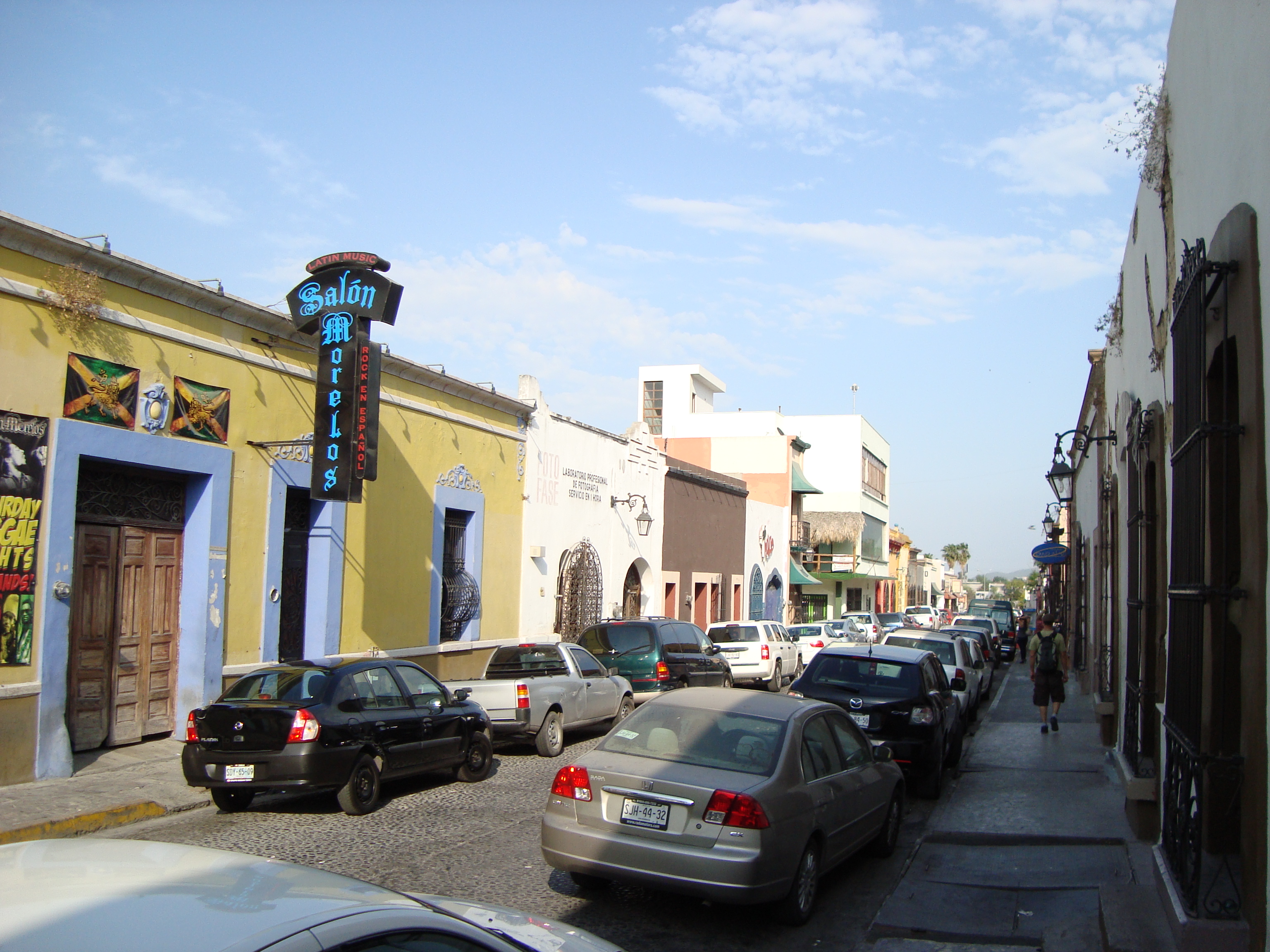 Calle empedrada del Barrio Antiguo de Monterrey